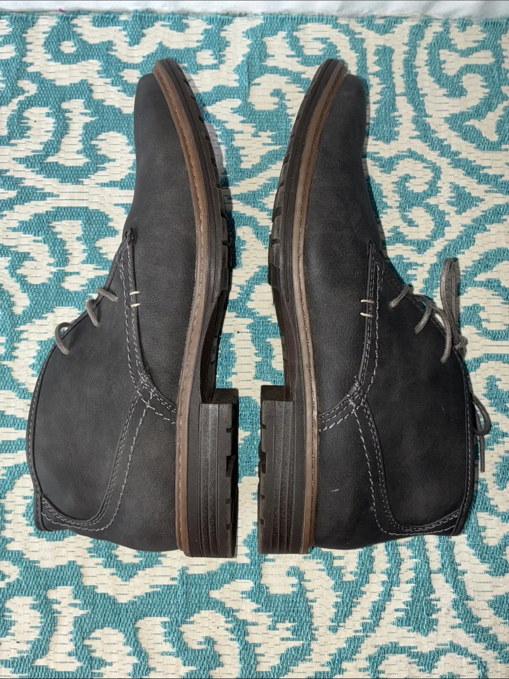 Men's Gray Chukka Boots with Brown Outsole - Everyday Comfort Sz 10 1/2